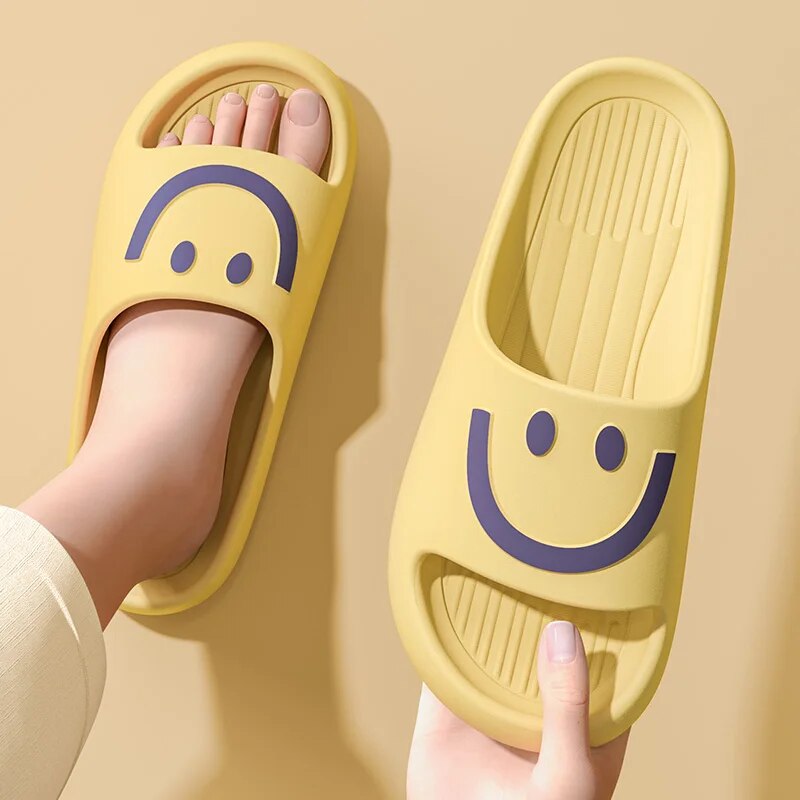 Chaussons nuage visage sourian - Mule Slip On avis et prix